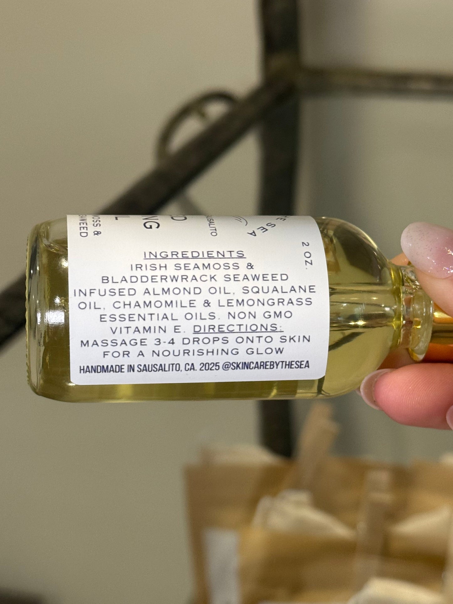Ingredients in the seaweed anti aging face oil